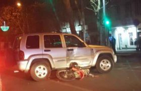 ყაზბეგის გამზირზე მოტოციკლი მანქანას დაეჯახა