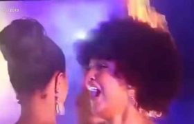 "მის აფრიკას" პარიკზე ცეცხლი წაეკიდა - ვიდეო "მის აფრიკას" პარიკზე ცეცხლი წაეკიდა - ვიდეო