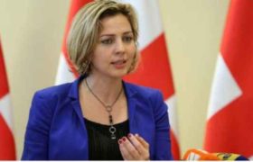 ანა დოლიძე: „სახალხო დამცველის შენობაში 34 ათასს ვიხდით, ქუჩაში კი პატარა ბავშვი მოკვდა ჯართის ძებნაში“ ანა დოლიძე: „სახალხო დამცველის შენობაში 34 ათასს ვიხდით, ქუჩაში კი პატარა ბავშვი მოკვდა ჯართის ძებნაში“