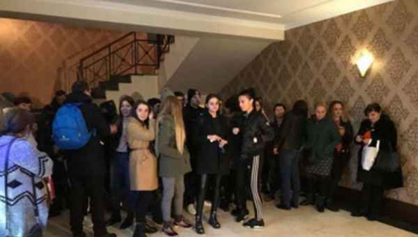 ბათუმში კაზინო ”ინტურისტი” დახურეს - მისი თანამშრომლები აქციას მართავენ
