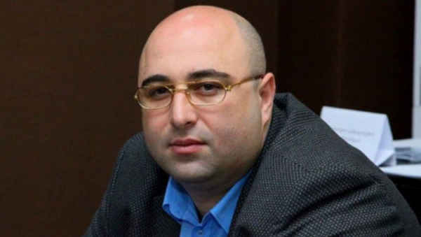 ქუთაისის მერმა 21 წლის წინ გარდაცვლილი მომღერალი ზურაბ ანჯაფარიძე შეხვედრაზე დაიბარა