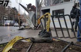 ტრაგედია ვაკეში - სასწრაფოს მანქანა ტროტუარზე აქსის თაუერის მუშებს დაეჯახა - 1 ადამიანი დაიღუპა, 12 დაშავდა - ვიდეო ტრაგედია ვაკეში - სასწრაფოს მანქანა ტროტუარზე აქსის თაუერის მუშებს დაეჯახა - 1 ადამიანი დაიღუპა, 12 დაშავდა - ვიდეო