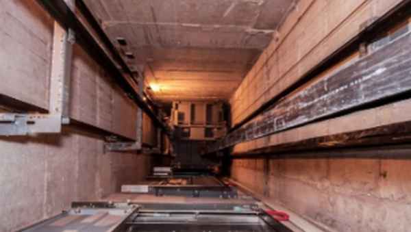 "ელიტ-ელექტრონიქსის" სამტრედიის მაღაზიაში ლიფტი ჩავარდა - დაშავდა 22 წლის მამაკაცი