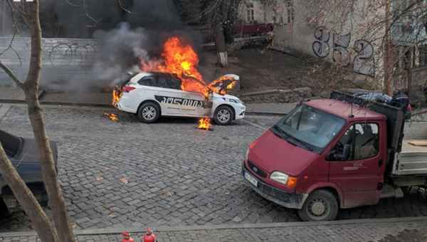 ღვინის აღმართზე პოლიციის მანქანა დაიწვა