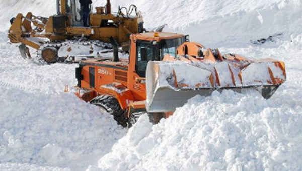 როკის გვირაბთან ზვავი ჩამოწვა