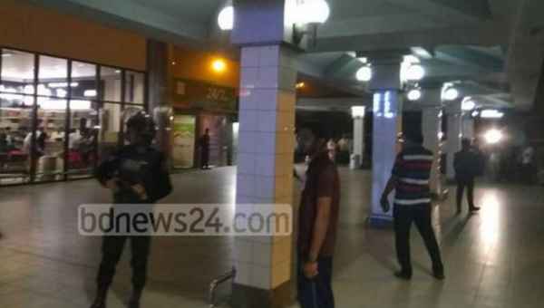 ბანგლადეშში დაკა-დუბაის რეისის თვითმფრინავი გაიტაცეს