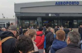 ხანძარი რომის აეროპორტში - მგზავრები და პერსონალი ადგილიდან გაიყვანეს
