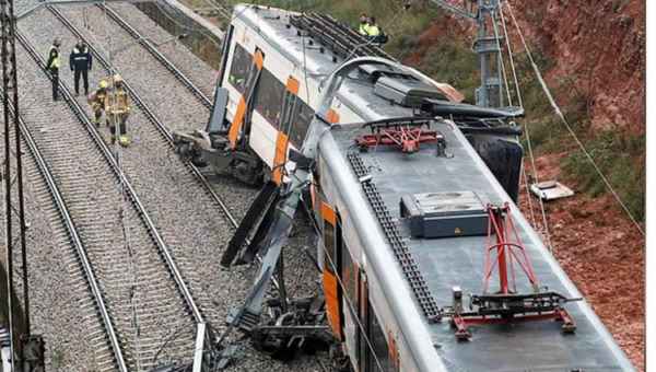 კატალონიაში 2 მატარებელი ერთმანეთს შეეჯახა - დაიღუპა მემანქანე, 100 კაცი დაშავდა
