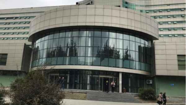 ზვიად ჯაფარიძის მკვლელობის დროს ვერცხლის ქუჩაზე 1 მამაკაცი დაიჭრა - ის მართვით სუნთქვაზეა