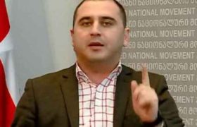 ლევან ხაბეიშვილი: „ტიპმა“ ერთ თვეში საკუთარი ბანკიდან ხაზარაძე გააგდო და, პლუს, რეპუტაციულად გააფარჩაკა“ ლევან ხაბეიშვილი: „ტიპმა“ ერთ თვეში საკუთარი ბანკიდან ხაზარაძე გააგდო და, პლუს, რეპუტაციულად გააფარჩაკა“
