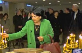 სალომე ზურაბიშვილი პარიზის წმინდა ნინოს ეკლესიაში წირვას დაესწრო