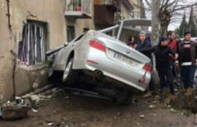 ქუთაისში ბმვ კორპუსს შეეჯახა