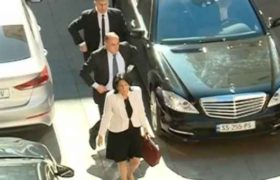 სალომე ზურაბიშვილი პარლამენტში მივიდა - ნაციონალები მას არ მოუსმენენ