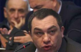 „არ გემორჩილებით, ამბოხებას აქვს ადგილი“ - კონფლიქტი გიგა ბოკერიასა და ანრი ოხანაშვილს შორის