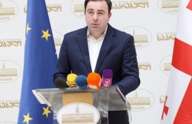 ჯაბა ჯიშკარიანი ირაკლი კობახიძეს - ''ბატონო ირაკლი, რამდენი წლისაც თქვენ ბრძანდებით, იმდენჯერ ვარ დაპატიმრებული''