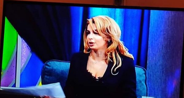 “გამომეპარა ამ გოგოს ასეთი გარდასახვა. ცოტა ძაან კარგ ფორმაშია, ხომ? “