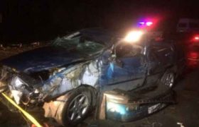 ფოთში მანქანა ელექტრობოძს დაეჯახა, რომელიც წაიქცა და კაცს დაეცა