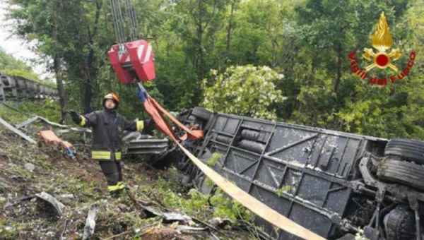 იტალიაში ავტობუსის გადაბრუნების შედეგად საქართველოს 2 მოქალაქე ჰოსპიტალში მოხვდა