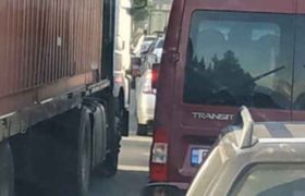 თბილისის შესასვლელთან უზარმაზარი საცობია