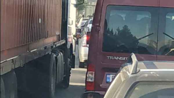 თბილისის შესასვლელთან უზარმაზარი საცობია