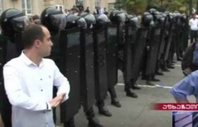 სოხუმში ომონი გამოჩნდა - ხაჯიმბა ოპოზიციას უარს ეუბნება