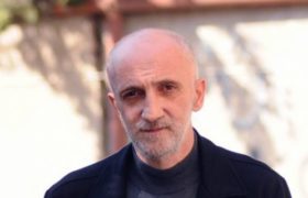 გია ხუხაშვილი: "2020 წელს ქართული ოცნება თვითონ გამოიჭრის ყელს" გია ხუხაშვილი: "2020 წელს ქართული ოცნება თვითონ გამოიჭრის ყელს"