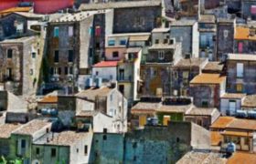 იტალიის ქალაქში სახლები 1 ევროდ იყიდება