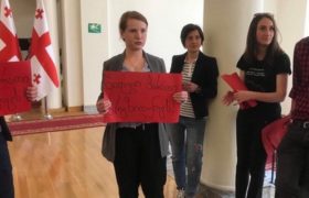 „წითელი ბარათი პრეზიდენტს“