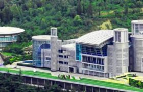 ირაკლი ოქრუაშვილი - „როენას სასტუმროს კი არა, ბიძინას სასახლეს უნდა ერქვას "მამიდა" და ბიძინას კი, ქვეყნის "პაპიდა" ირაკლი ოქრუაშვილი - „როენას სასტუმროს კი არა, ბიძინას სასახლეს უნდა ერქვას "მამიდა" და ბიძინას კი, ქვეყნის "პაპიდა"