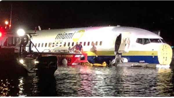 აშშ-ში თვითმფრინავი მდინარეში ჩავარდა