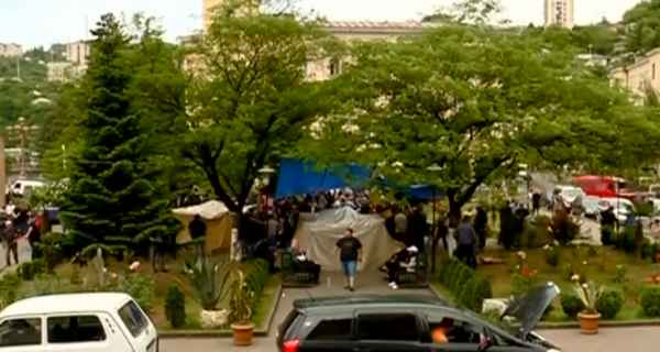 შიმშილობის მე-9 დღე ჭიათურაში - საპროტესტო აქციამ მთელი ქალაქი მოიცვა