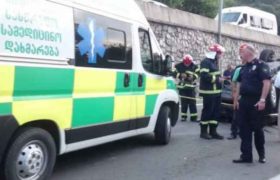 სკოლის ბანკეტზე მიმავალი ბმვ კედელს შეეჯახა და ამოტრიალდა - რა მოხდა ზაჰესში სკოლის ბანკეტზე მიმავალი ბმვ კედელს შეეჯახა და ამოტრიალდა - რა მოხდა ზაჰესში