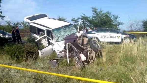 გორთან ბმვ მინივენს შეასკდა - 1 ადამიანი დაიღუპა, 8 დაშავდა