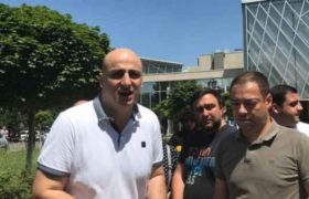 ნიკა მელია სასამართლოში მივიდა