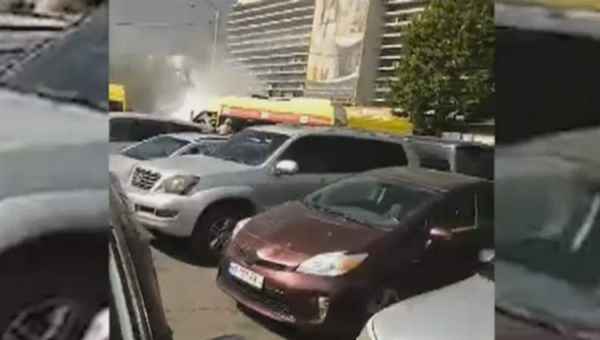 სადგურის მოედანზე სამარშრუტო ტაქსს ცეცხლი გაუჩნდა