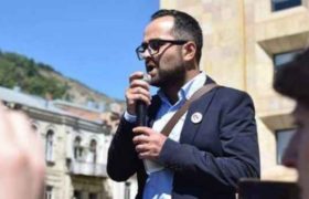 "თბილისი პრაიდის" ორგანიზატორი გიორგი თაბაგარი დააკავეს და შემდეგ გაათავისუფლეს - ”მოძალადე ჯგუფები პარპაშობენ" "თბილისი პრაიდის" ორგანიზატორი გიორგი თაბაგარი დააკავეს და შემდეგ გაათავისუფლეს - ”მოძალადე ჯგუფები პარპაშობენ"