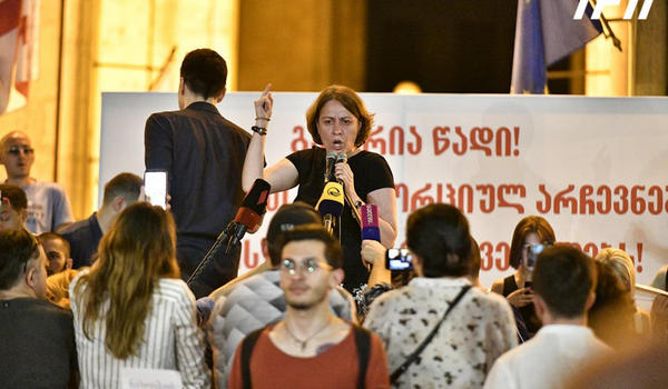 ელენე ხოშტარია - მესამე დღეა, „ქართულ ოცნებას“ პოლიტიკური ჯოჯოხეთი აქვს