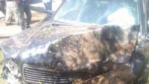 ადიგენთან მერსედესი არხში გადავარდა - 2 პირი დაშავდა