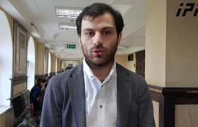 რუსთაველის გამზირზე, აქციაზე ადმინისტრაციული წესით დაკავებულ პირებს შორის, ადვოკატი ბექა ბასილაიაც არის