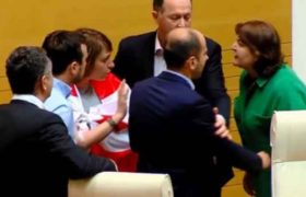 ადა მარშანია გავრილოვს იცავს და მისთვის სკამის გათავისუფლებას ცდილობს