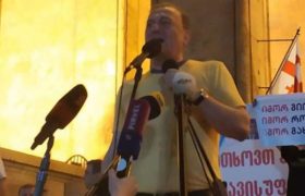 შალვა ნათელაშვილი - „მიტინგზე ჩემთვის ბოთლის მსროლელი „იმედს“ მოუყვანია“