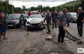 ახალციხეში ტოიოტა 2 მანქანას დაეჯახა - 2 ქალი დაშავდა ახალციხეში ტოიოტა 2 მანქანას დაეჯახა - 2 ქალი დაშავდა