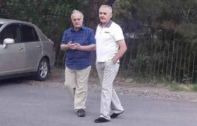 რუსთავი 2-თან აქციაზე 2 ადამიანი მივიდა