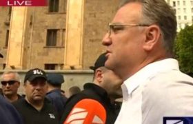 პოლიციამ პარლამენტის მიმდებარე ტერიტორიიდან ვასაძის ხალხი გაიყვანა