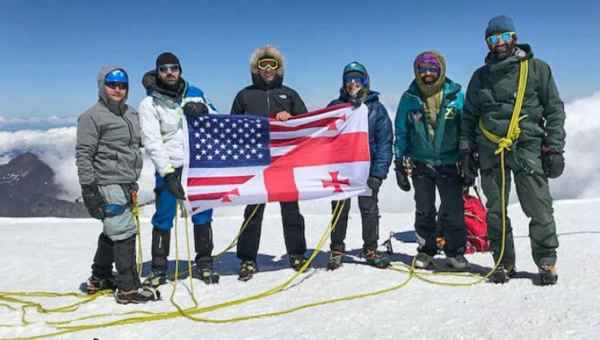 ელიზაბეთ რუდი მყინვარწვერზე ავიდა