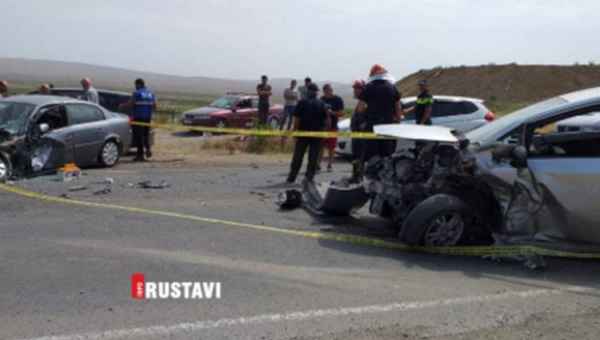 მარნეულთან ტოიოტა ოპელს დაეჯახა - 4 ადამიანი დაშავდა