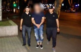 "ცოლს ცემდა და ნარკოტიკებს ინახავდა" - თბილისში მამაკაცი დააკავეს