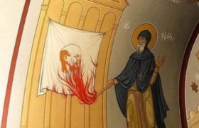  საქართველოს პარლამენტის შენობა, ლენინი და მამა გაბრიელი ფრესკაზე - ფოტო