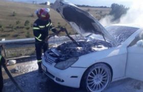 გორის ავტობანზე მანქანას ცეცხლი გაუჩნდა გორის ავტობანზე მანქანას ცეცხლი გაუჩნდა