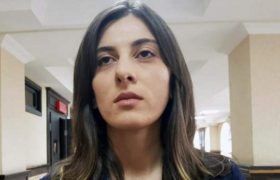 პროკურორი ნათია ქომოშვილი - ”ვარკეთილში 16 წლის მოზარდი ჯგუფურად გაძარცვეს, რის შემდეგაც მან თავი მოიკლა” პროკურორი ნათია ქომოშვილი - ”ვარკეთილში 16 წლის მოზარდი ჯგუფურად გაძარცვეს, რის შემდეგაც მან თავი მოიკლა”